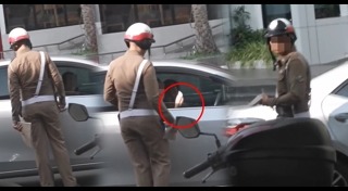 ตำรวจรับสินบน